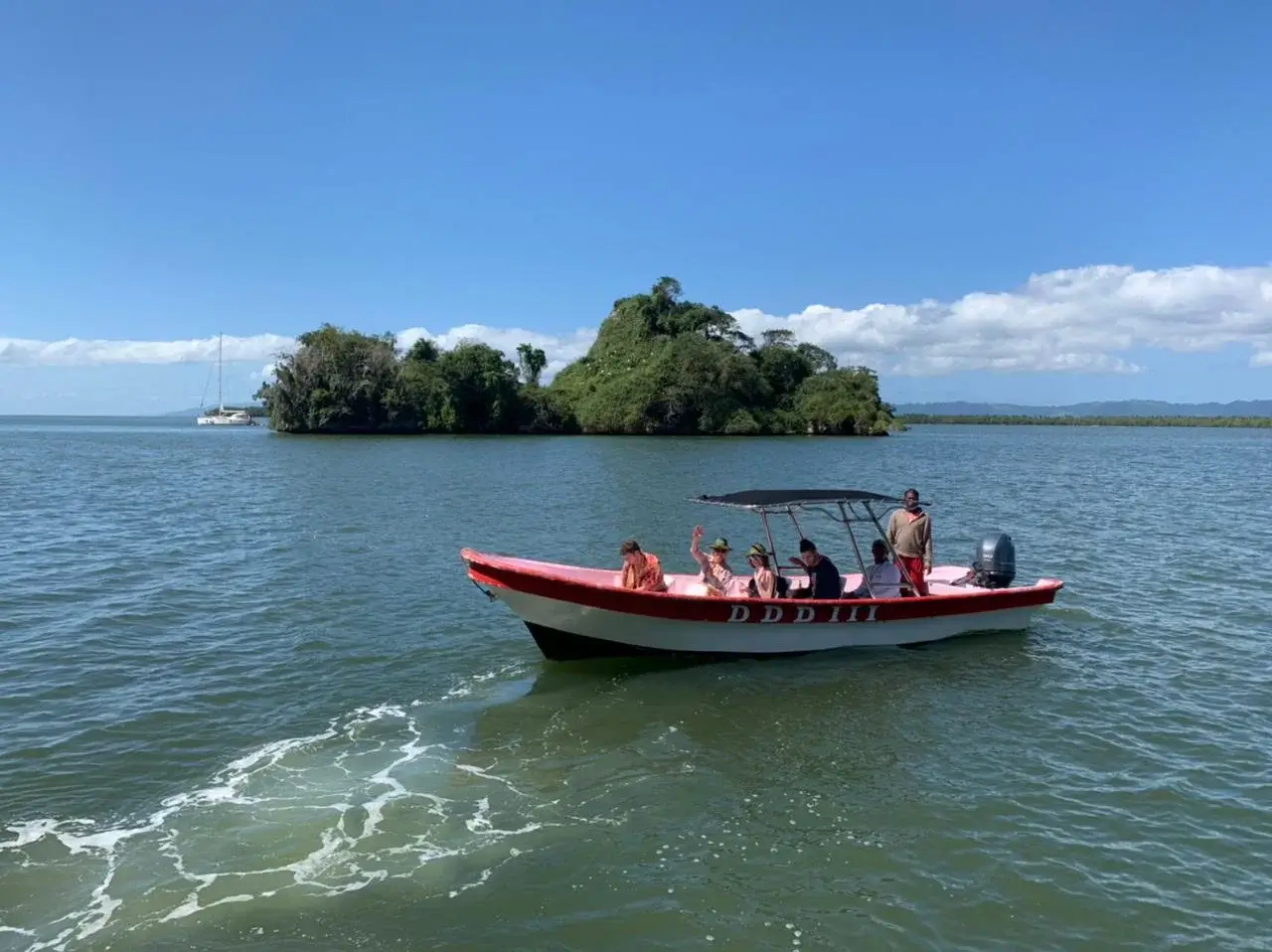 Los haitises by DDD tours